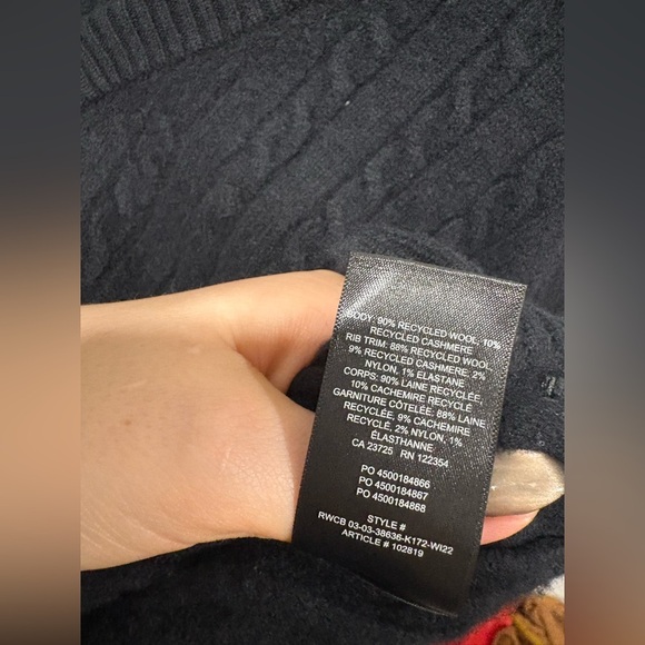 Aritzia TNA WOOL CABLE KNIT V NECK SWEATER - Picture 4 of 6